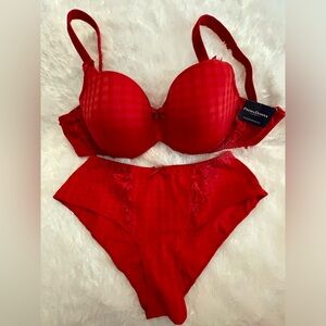 Bra and panty set, NEW